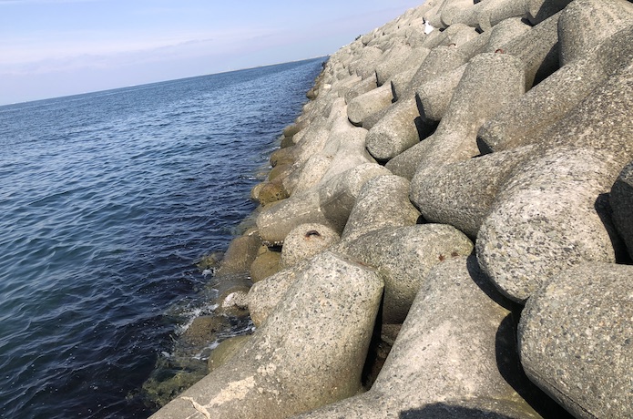 貝塚人工島 テトラ